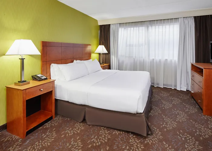 Fairfield By Marriott & Chicago Hotel