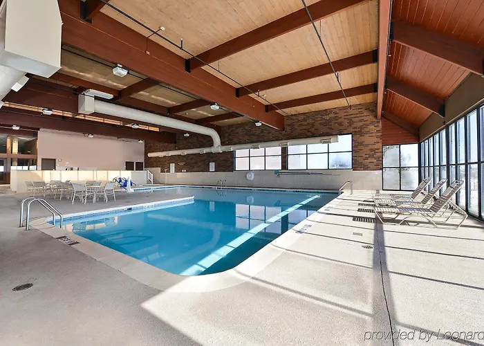 Fairfield By Marriott & Chicago Hotel 3*