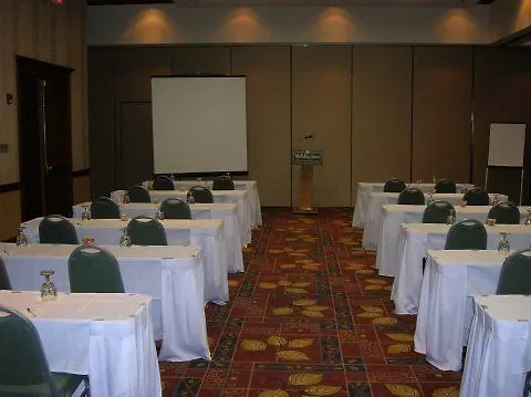 Fairfield By Marriott & Chicago Hotel 3*